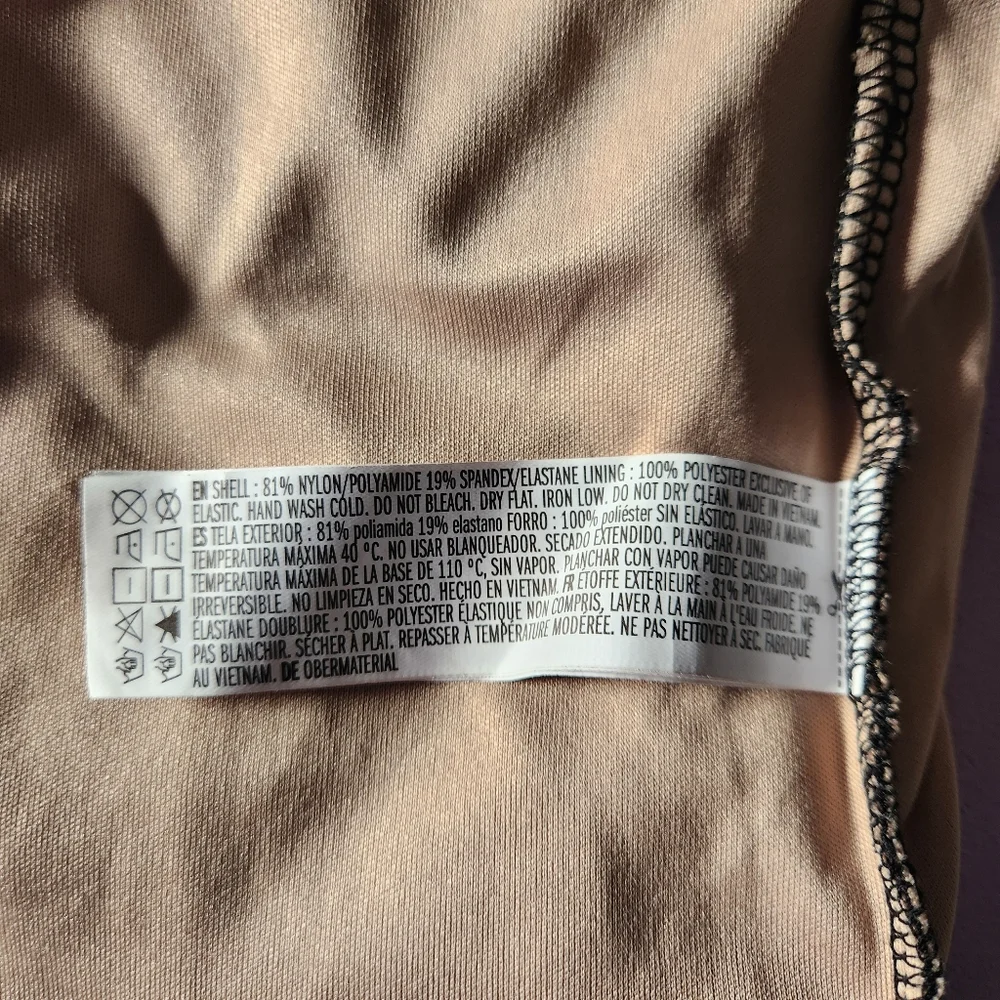 Forever 21 Mesh Black and Nude Corset Style Top Size M NWT - Picture 10 of 10